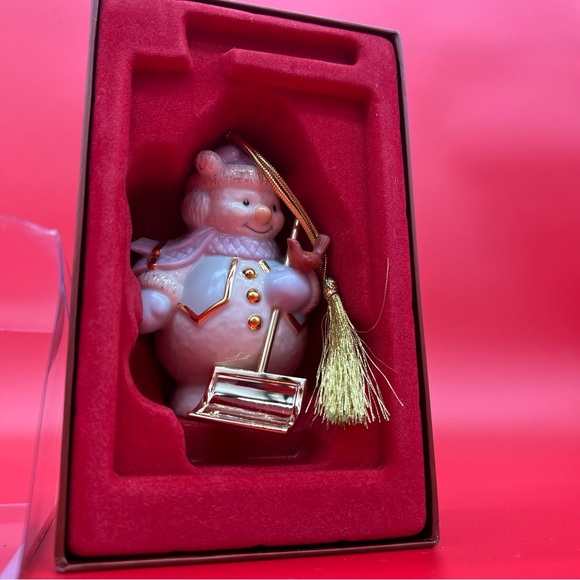 LENOX  SNOWMAN SHOVELING SNOW - Picture 4 of 11